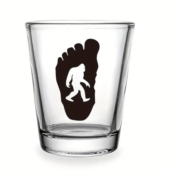 🆕 2pcs Bigfoot Sasquatch Series Shot Glasses 2 oz Bigfoot/Footprints - Picture 2 of 5